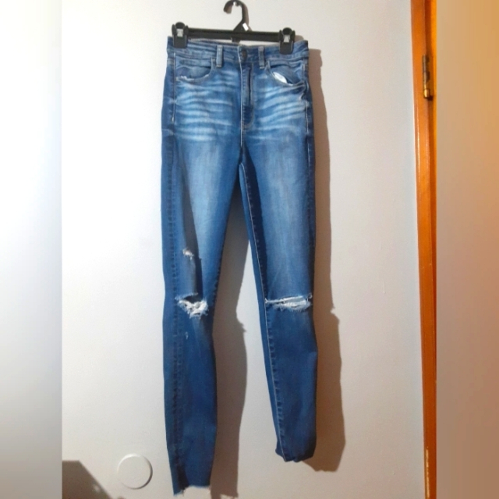 American Eagle The Highest Rise Jegging  Blue Distressed Women's Size 2 Long